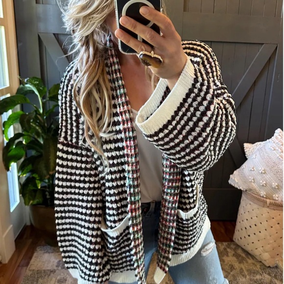 Womens Oversized Cozy Crochet Stitch Black White Yarn Knit Cardigan Sweater Boho - Picture 3 of 10